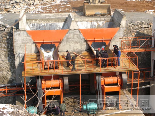 振動給料機安裝現(xiàn)場