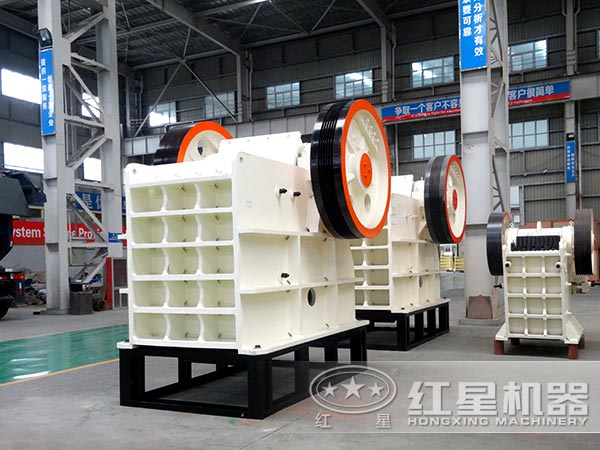 HD德版顎式破碎機(jī)車間圖 HD德版顎式破碎機(jī)車間圖