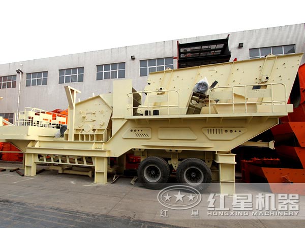 車載移動反擊式碎石機(jī) 車載移動反擊式碎石機(jī)