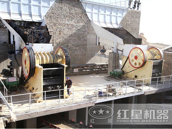 57顎破機生產(chǎn)現(xiàn)場 57顎破機生產(chǎn)現(xiàn)場