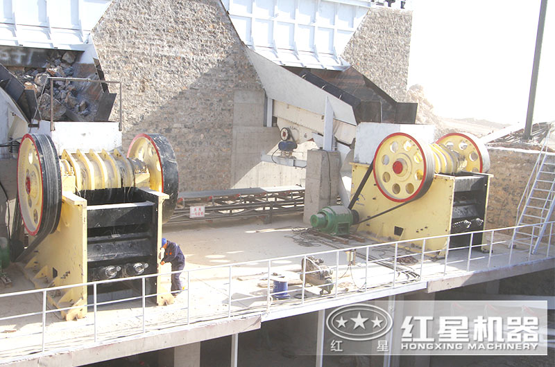 912顎式破碎機(jī)工作現(xiàn)場實拍圖 912顎式破碎機(jī)工作現(xiàn)場實拍圖