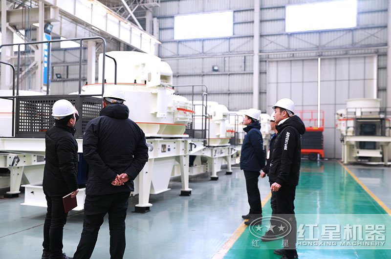 客戶一行來廠考察砂石加工設(shè)備 客戶一行來廠考察砂石加工設(shè)備