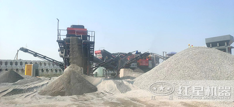 移動制砂作業(yè)現(xiàn)場 移動制砂作業(yè)現(xiàn)場