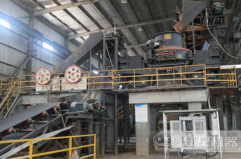 小型機(jī)制砂加工現(xiàn)場 小型機(jī)制砂加工現(xiàn)場