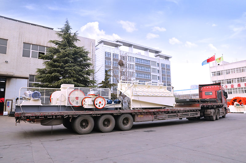 紅星對輥制砂機(jī)發(fā)貨 紅星對輥制砂機(jī)發(fā)貨