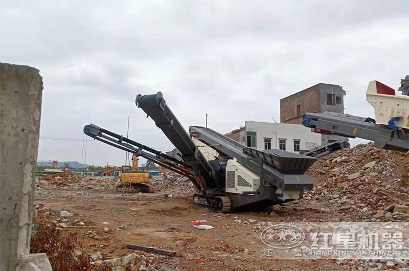 履帶移動破碎站現(xiàn)場二 履帶移動破碎站現(xiàn)場二