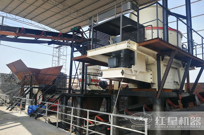 沖擊式制砂機(jī)碎砂加工現(xiàn)場 沖擊式制砂機(jī)碎砂加工現(xiàn)場