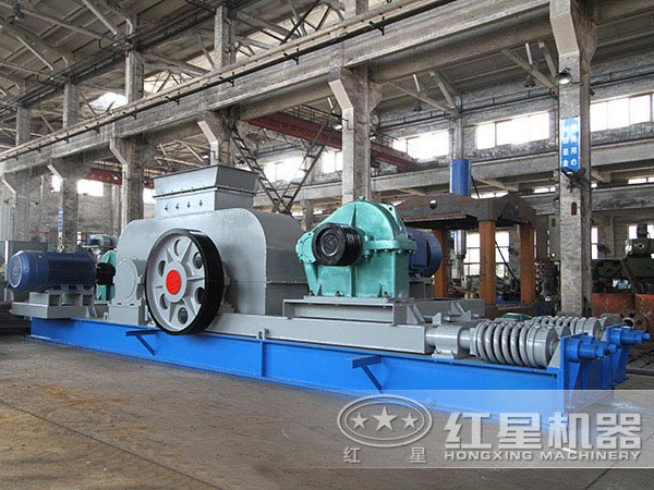 對輥式破碎機(jī)設(shè)備展示 對輥式破碎機(jī)設(shè)備展示