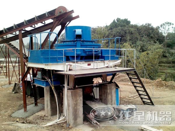 河卵石制砂現(xiàn)場 河卵石制砂現(xiàn)場