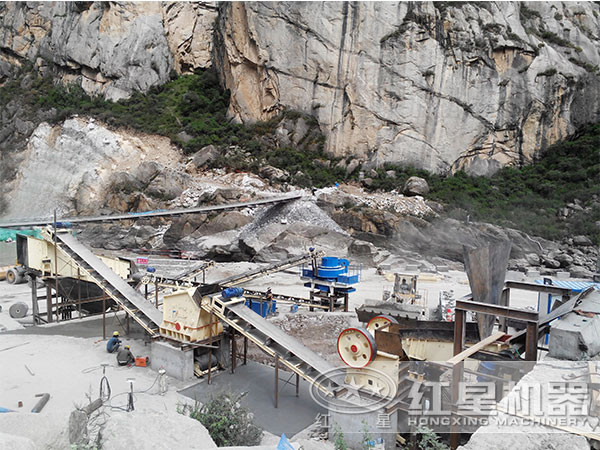 全套石料生產(chǎn)線作業(yè)現(xiàn)場 全套石料生產(chǎn)線作業(yè)現(xiàn)場