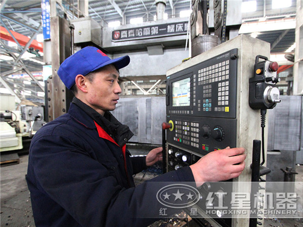 精工工藝打造鄂式粉碎機(jī) 精工工藝打造鄂式粉碎機(jī)