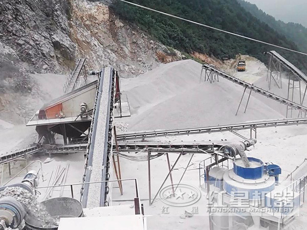 沖擊式破碎機(jī)生產(chǎn)現(xiàn)場 沖擊式破碎機(jī)生產(chǎn)現(xiàn)場