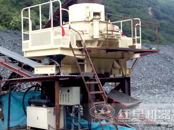 工作中的沖擊式制砂機(jī) 工作中的沖擊式制砂機(jī)