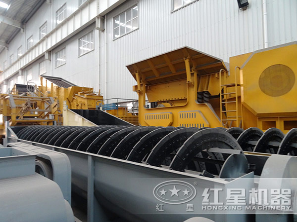 洗砂機(jī)生產(chǎn)車(chē)間 洗砂機(jī)生產(chǎn)車(chē)間