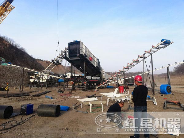流動石子粉碎機破碎現場 流動石子粉碎機破碎現場