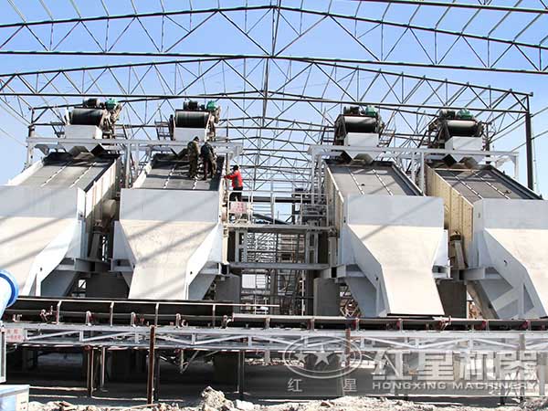 大型碎石機(jī) 大型碎石機(jī)