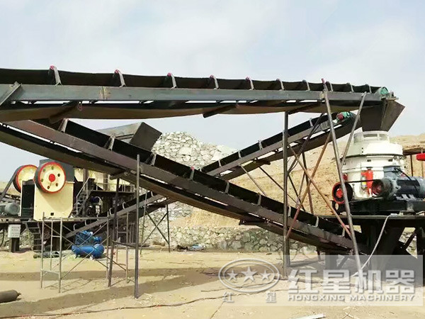 環(huán)保型石頭破碎機作業(yè)現(xiàn)場 環(huán)保型石頭破碎機作業(yè)現(xiàn)場