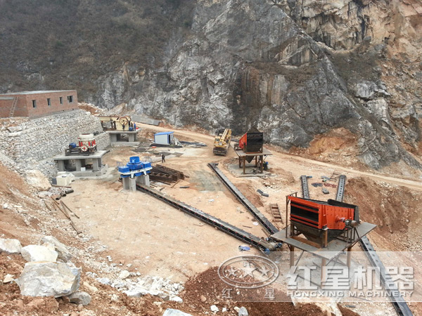 時(shí)產(chǎn)300噸制砂生產(chǎn)現(xiàn)場(chǎng) 時(shí)產(chǎn)300噸制砂生產(chǎn)現(xiàn)場(chǎng)