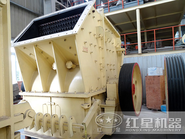 玄武巖單段破碎機側(cè)面圖 玄武巖單段破碎機側(cè)面圖