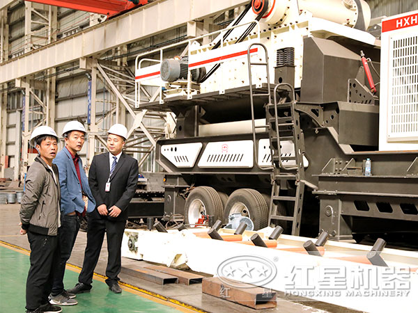 客戶參觀紅星機(jī)器生產(chǎn)車間 客戶參觀紅星機(jī)器生產(chǎn)車間