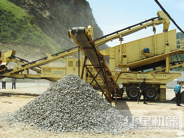 車載流動(dòng)石頭碎石機(jī)生產(chǎn)現(xiàn)場(chǎng) 車載流動(dòng)石頭碎石機(jī)生產(chǎn)現(xiàn)場(chǎng)