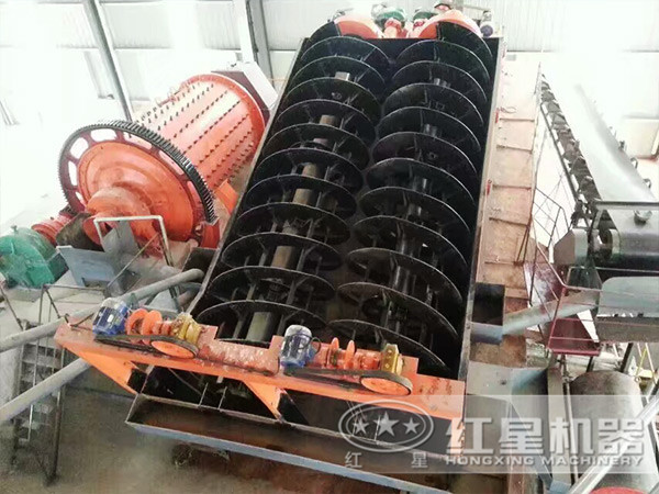 雙螺旋砂石洗選機選礦現(xiàn)場圖片展示 雙螺旋砂石洗選機選礦現(xiàn)場圖片展示