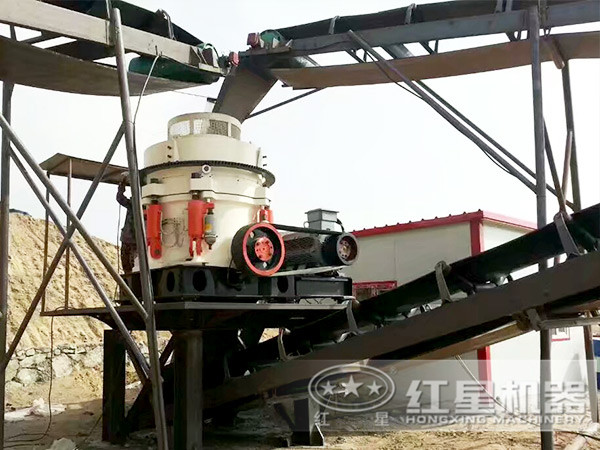 2200花崗巖圓錐破碎機(jī)應(yīng)用現(xiàn)場 2200花崗巖圓錐破碎機(jī)應(yīng)用現(xiàn)場