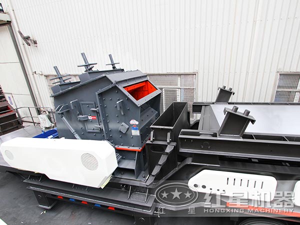 流動(dòng)式破碎機(jī)-反擊破 流動(dòng)式破碎機(jī)-反擊破