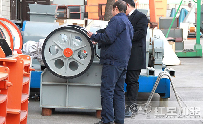 顎式熟料破碎機(jī) 顎式熟料破碎機(jī)