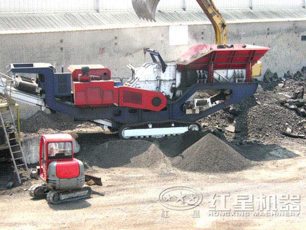 履帶石子機(jī)作業(yè)現(xiàn)場(chǎng) 履帶石子機(jī)作業(yè)現(xiàn)場(chǎng)