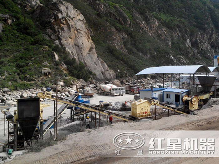 一級破碎+二級破碎+制砂機(jī)現(xiàn)場 一級破碎+二級破碎+制砂機(jī)現(xiàn)場