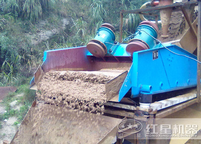 脫水篩設(shè)備作業(yè)現(xiàn)場展示 脫水篩設(shè)備作業(yè)現(xiàn)場展示