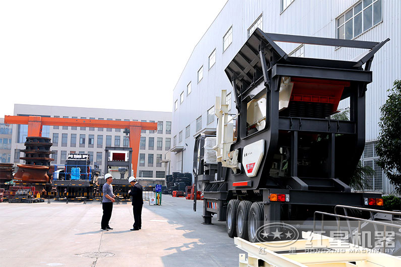 移動破碎制砂設(shè)備用戶參觀現(xiàn)場