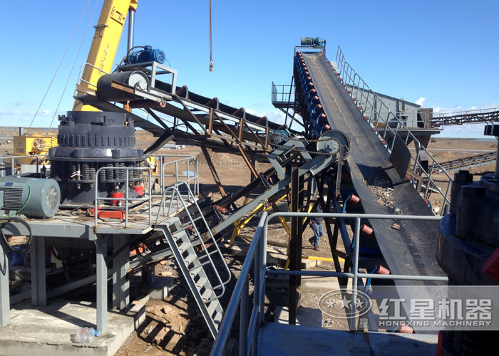 圓錐破碎機(jī)施工現(xiàn)場(chǎng) 圓錐破碎機(jī)施工現(xiàn)場(chǎng)