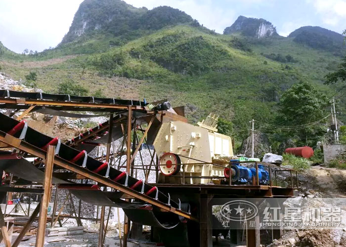 反擊式破碎機(jī)施工現(xiàn)場(chǎng) 反擊式破碎機(jī)施工現(xiàn)場(chǎng)