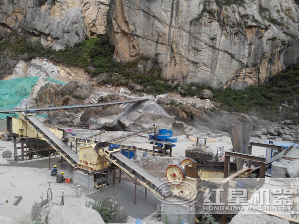 人工砂現(xiàn)場(chǎng) 人工砂現(xiàn)場(chǎng)