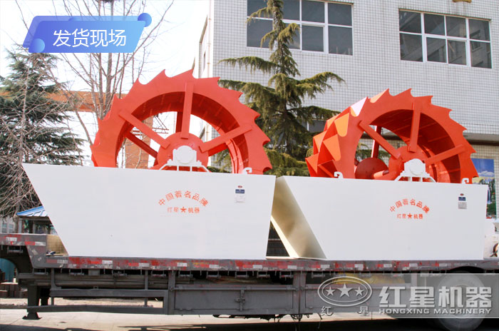 中小型撈砂機(jī)發(fā)往用戶現(xiàn)場 中小型撈砂機(jī)發(fā)往用戶現(xiàn)場