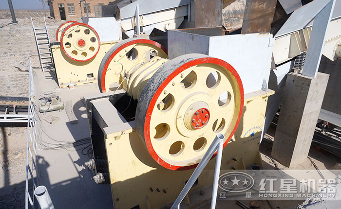 紅星用戶日產(chǎn)三萬噸顎破機作業(yè)現(xiàn)場 紅星用戶日產(chǎn)三萬噸顎破機作業(yè)現(xiàn)場