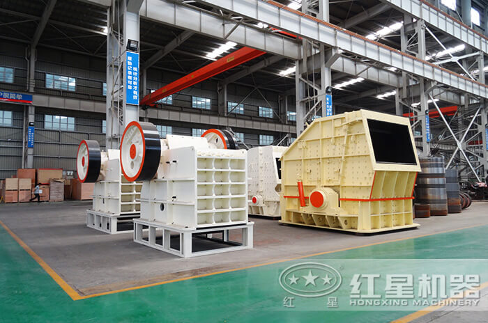 粉碎石子的機(jī)子生產(chǎn)車間 粉碎石子的機(jī)子生產(chǎn)車間