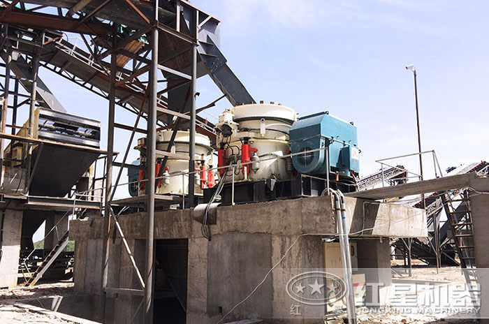 南陽(yáng)時(shí)產(chǎn)800噸玄武巖加工作業(yè)現(xiàn)場(chǎng) 南陽(yáng)時(shí)產(chǎn)800噸玄武巖加工作業(yè)現(xiàn)場(chǎng)