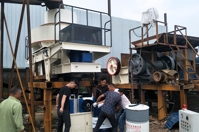 紅星滁州用戶鵝卵石制砂機安裝現(xiàn)場 紅星滁州用戶鵝卵石制砂機安裝現(xiàn)場