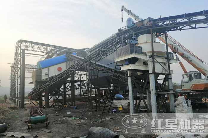 河南紅星曲陽鵝卵石制砂生產(chǎn)線現(xiàn)場 河南紅星曲陽鵝卵石制砂生產(chǎn)線現(xiàn)場