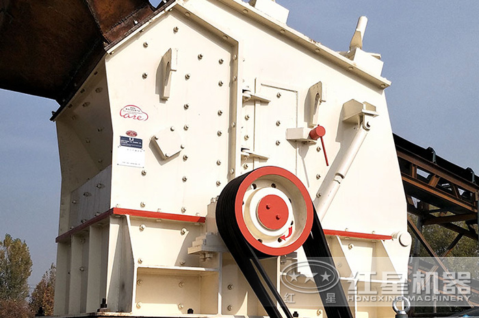 反擊式破碎機(jī)特寫 反擊式破碎機(jī)特寫