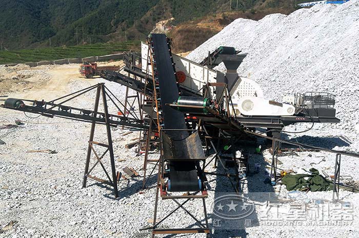 移動錘式設備生產(chǎn)加工現(xiàn)場 移動錘式設備生產(chǎn)加工現(xiàn)場