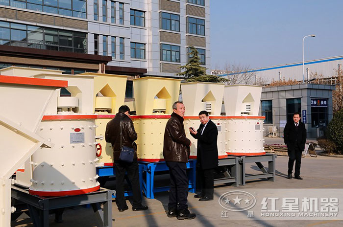 用戶來廠參觀考察 用戶來廠參觀試機