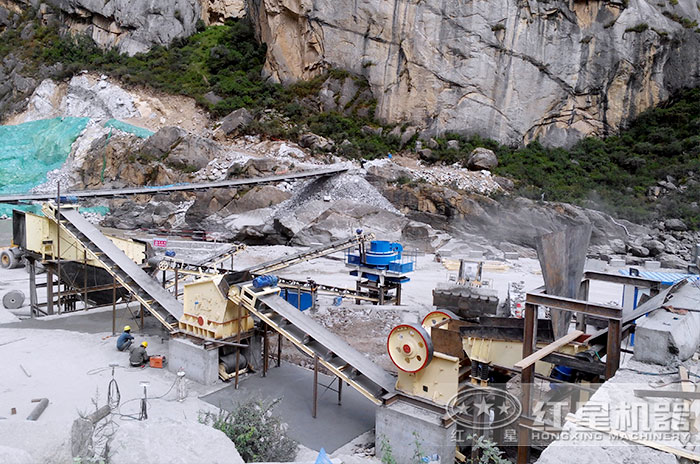 鵝卵石制砂機(jī)客戶現(xiàn)場 鵝卵石制砂機(jī)客戶現(xiàn)場