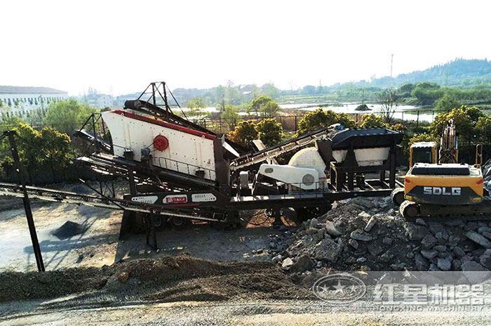 輾轉(zhuǎn)于各大礦廠的移動(dòng)破碎篩分一體化生產(chǎn)線 輾轉(zhuǎn)于各大礦廠的移動(dòng)破碎篩分一體化生產(chǎn)線