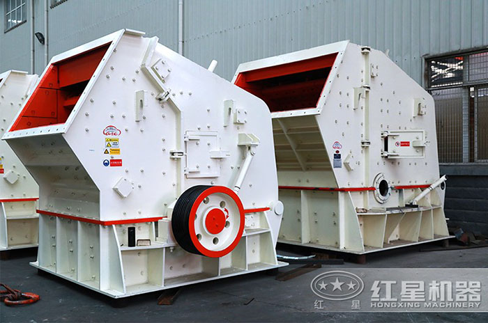 PF系列反擊式碎石機(jī) PF系列反擊式碎石機(jī)