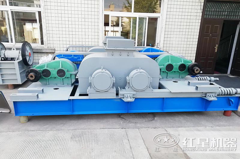 對(duì)輥式破碎機(jī)設(shè)備展示 對(duì)輥式破碎機(jī)設(shè)備展示