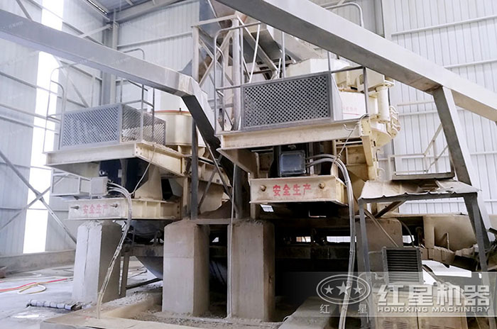 紅星卵石制沙機(jī)室內(nèi)作業(yè)現(xiàn)場 紅星卵石制沙機(jī)室內(nèi)作業(yè)現(xiàn)場